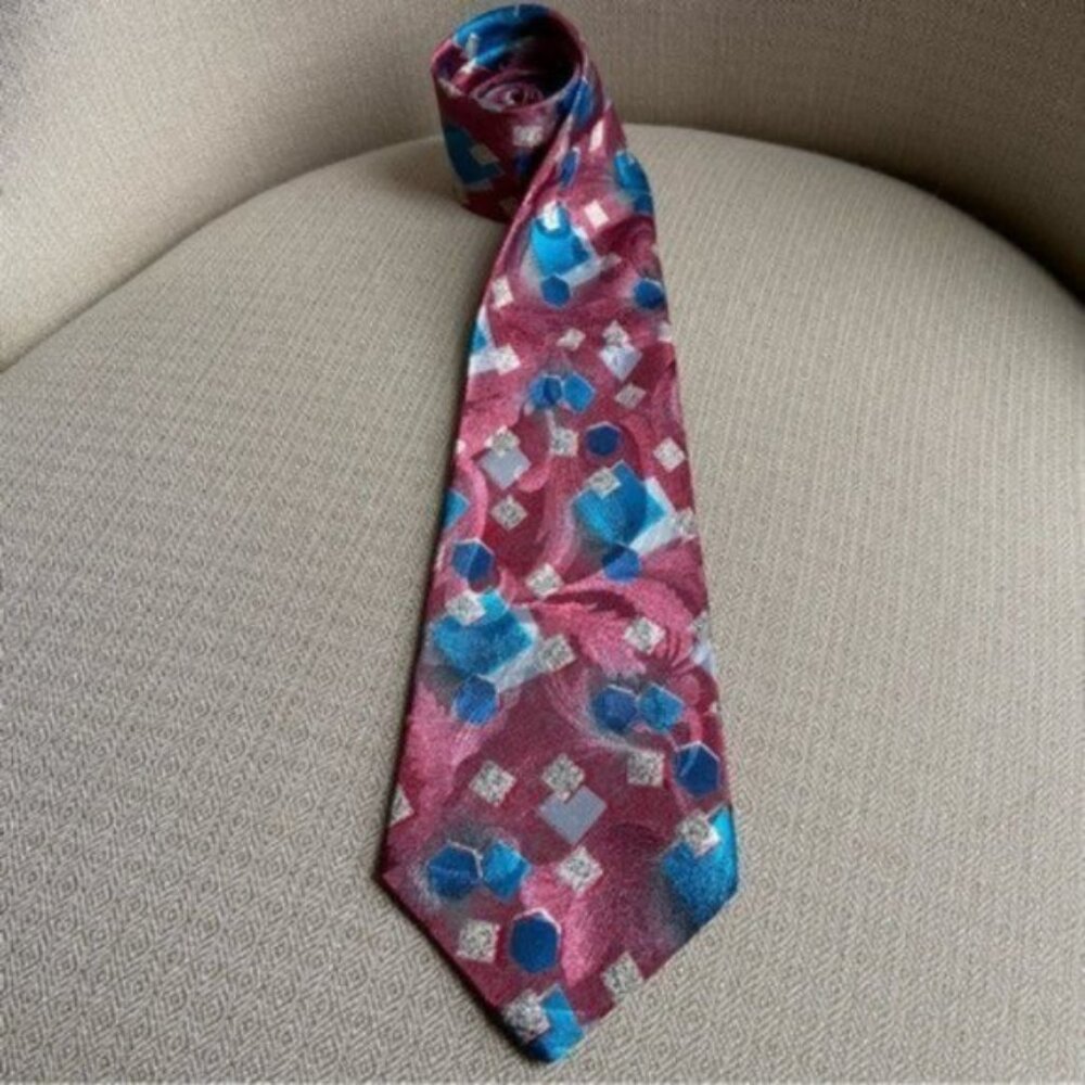 Vintage Geometric Pattern Tie.